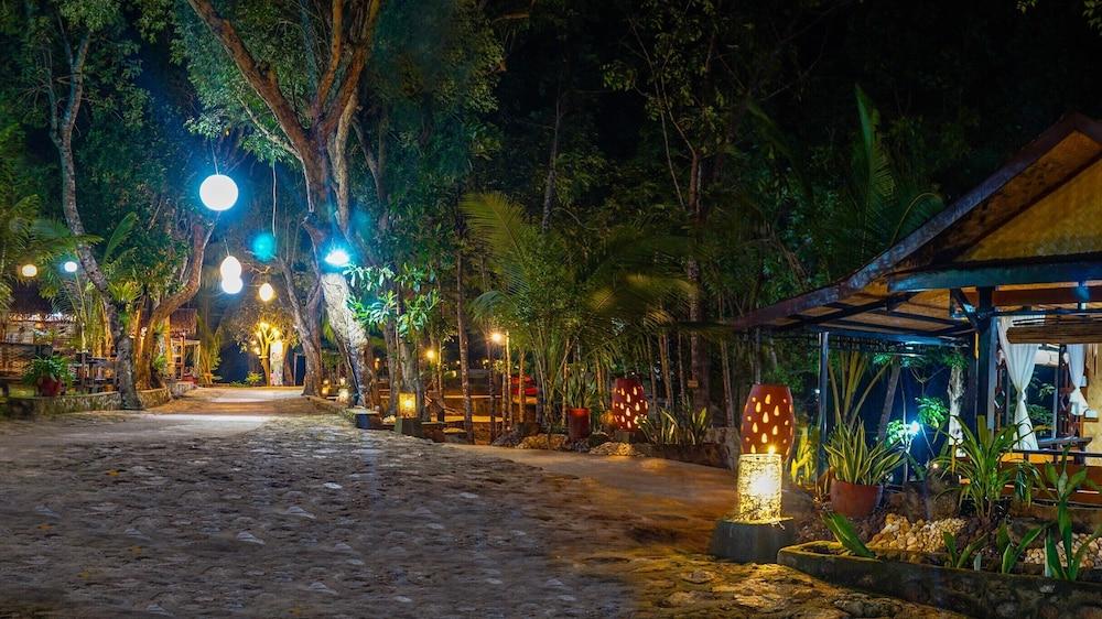 Villa Khadine Grand Vista Resort Coron Exterior foto