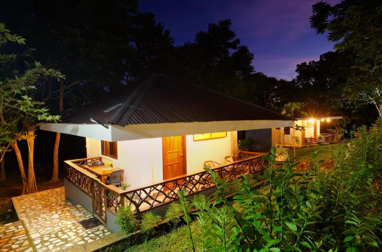 Villa Khadine Grand Vista Resort Coron Exterior foto