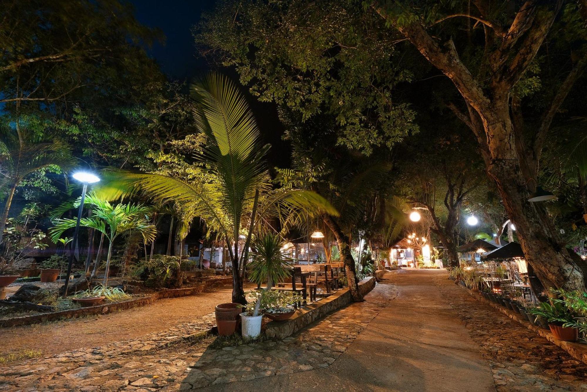Villa Khadine Grand Vista Resort Coron Exterior foto
